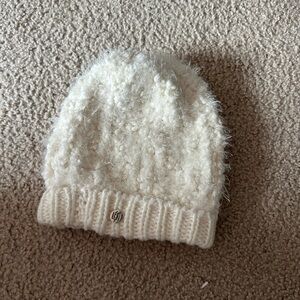 Liz Claiborne Cream Knit Hat